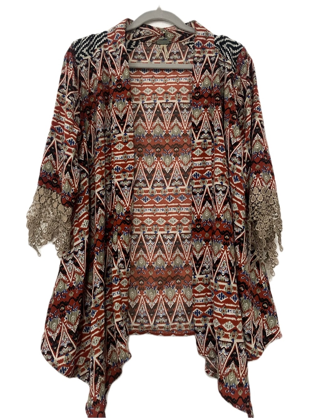 BKE Rust Aztec Open-Front Kimonowith Cream Lace Sleeves